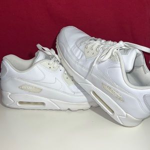 SIZE 13 NIKE AIRMAXS